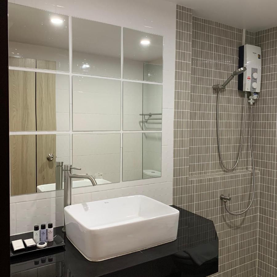 Toptel Thaphra - ท็อปเทล ท่าพระ Bangkok Exteriör bild